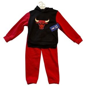 New with tags Boys Chicago Bulls 2 Piece Set Sweatpants Set